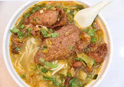 煎豬扒,雲吞湯米線