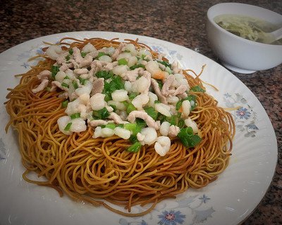肉絲兩面黃(乾炒或濕炒)