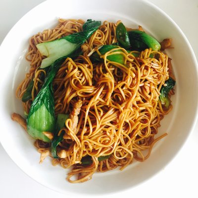 黑豚肉絲炒麵