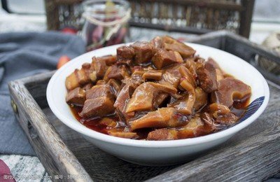 香辣幹筍(素)蓋飯+蔬菜+滷蛋+飲料