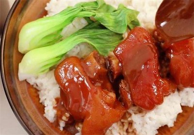 滷豬蹄飯
