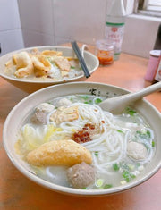 煎雞扒,魚蛋湯米線