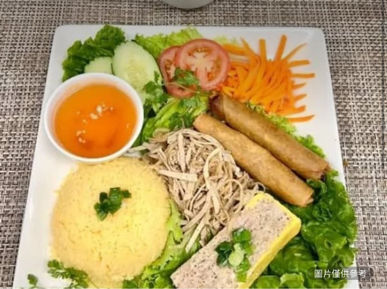 豬肉絲蛋餅配蛋捲(2個)飯