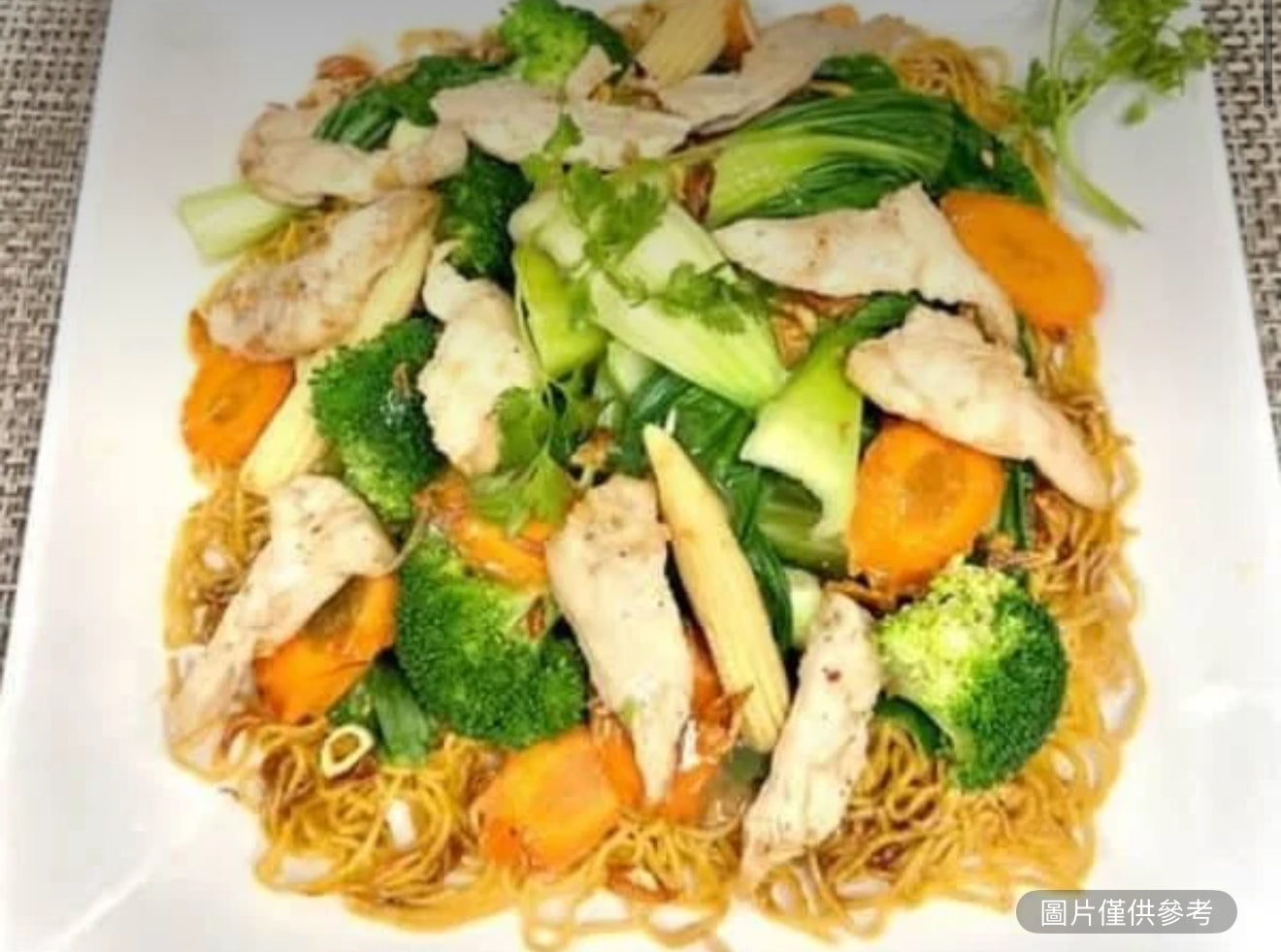 雞胸肉炒麵