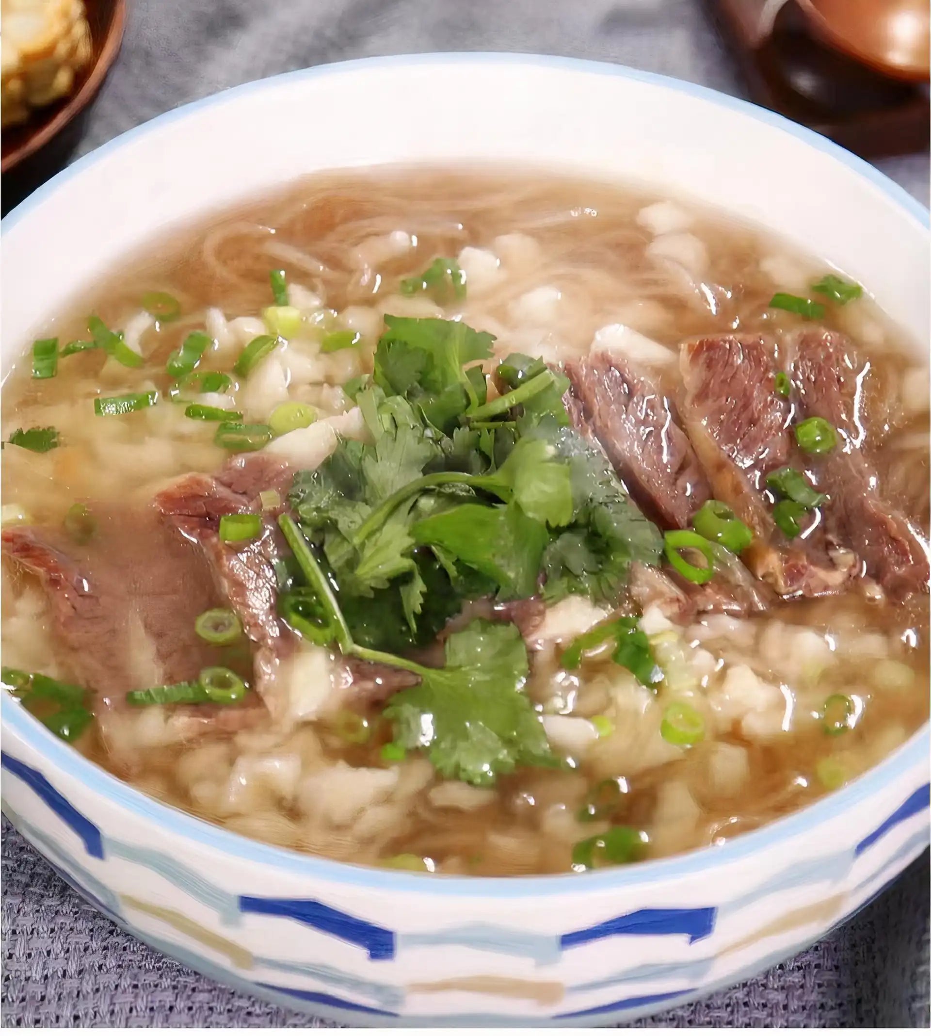 羊肉汤配面包