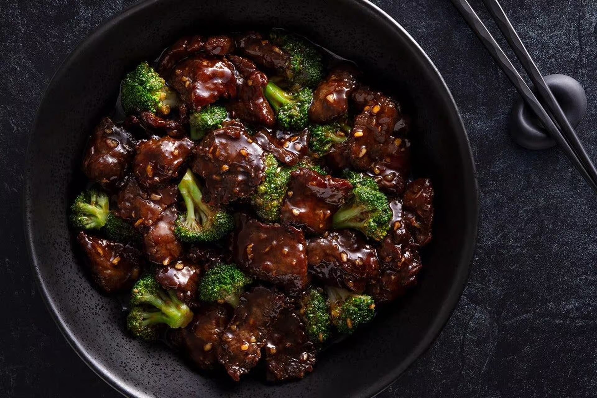 無麩質牛肉配西蘭花