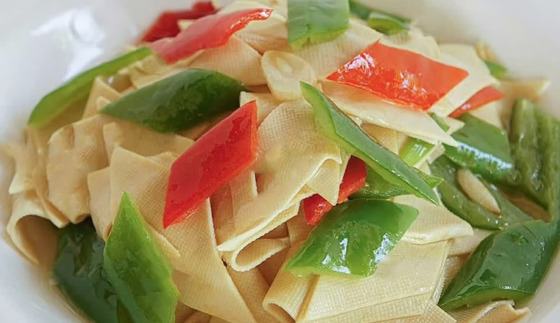 豆腐角拼尖椒