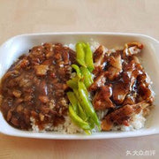 雙拼滷肉飯(任選兩款滷味)+滷蛋+酸豆角+綠豆湯+飲料