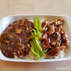 雙拼滷肉飯(任選兩款滷味)+滷蛋+酸豆角+綠豆湯+飲料
