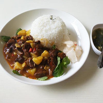 時菜牛肉燴飯