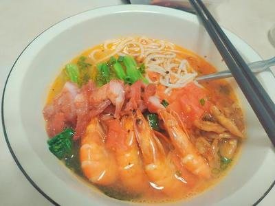 炸魚片,鮮蝦湯米線