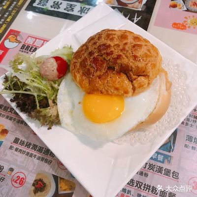 出前一丁,米粉,米通+炒滑蛋和牛油餐包