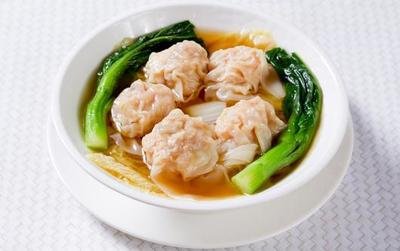 炸魚片雲吞撈麵