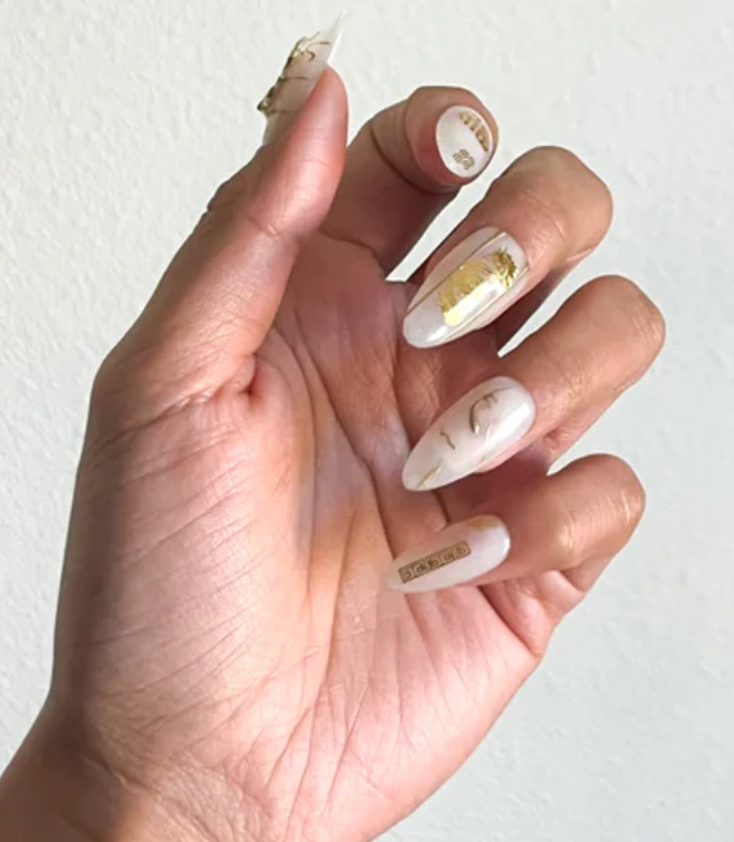 紐約 女媧手工穿甲 金龍翔空 大女主角