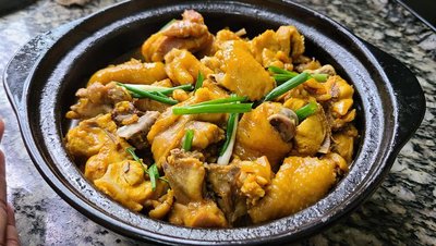 啫啫栗子黃毛雞煲