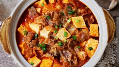 韓式牛仔骨泡菜香辣豆腐煲